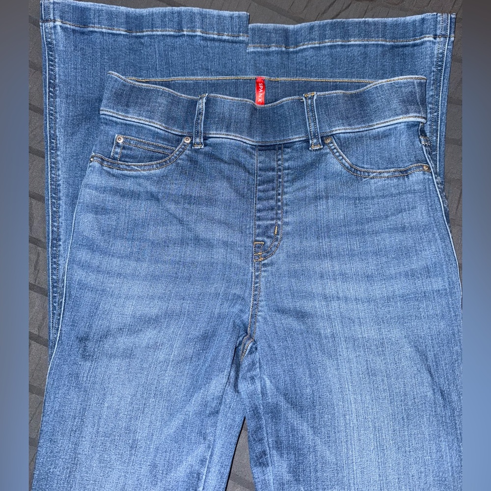 Spanx Shape EveryWear Flare Jeans size Small in Vintage Indigo